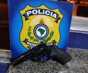 Homem é preso com arma durante abordagem na BR 316