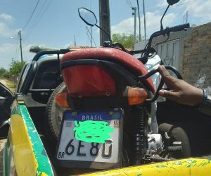 Polícia Militar apreende motocicleta suspeita de envolvimento em assaltos em Floriano
