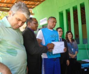 Sejus entrega certificados do Projeto Leitura Livre a internos da Vereda Grande
