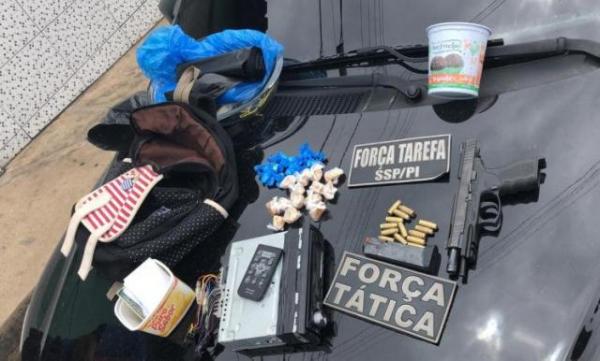 For&ccedil;a Tarefa apreende drogas e pistola da PM na zona sul de Teresina.(Imagem:Divulga&ccedil;&atilde;o/PM)