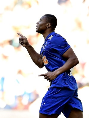Cartola FC: Kaká frustra cartoleiros, e Júlio Baptista é o maior pontuador