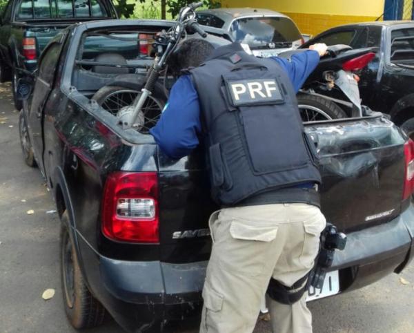Pol&iacute;cia Rodovi&aacute;ria Federal recupera motocicleta roubada em Floriano.(Imagem:PRF)