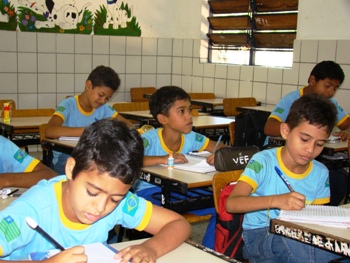 Servidores públicos do Piauí param atividades e exigem melhores salários