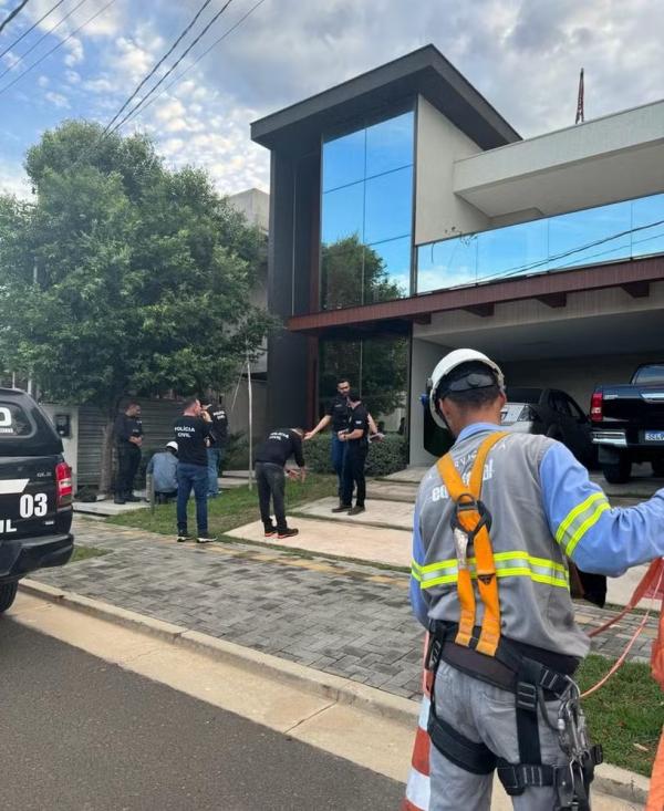 Mulher &eacute; presa suspeita de alugar casa de luxo em Teresina e colocar im&oacute;vel &agrave; venda nas redes sociais.(Imagem: Pol&iacute;cia Civil)