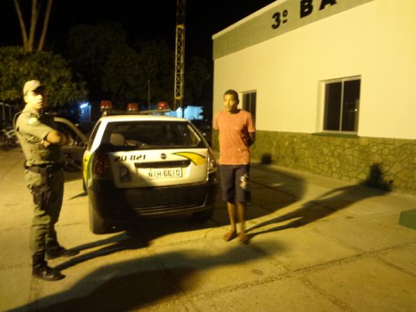 PM recupera motos roubadas e prende assaltantes em Floriano