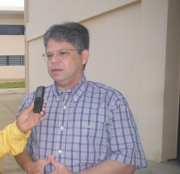 Deputado Gustavo Neiva participa de aula inaugural da rede municipal de ensino