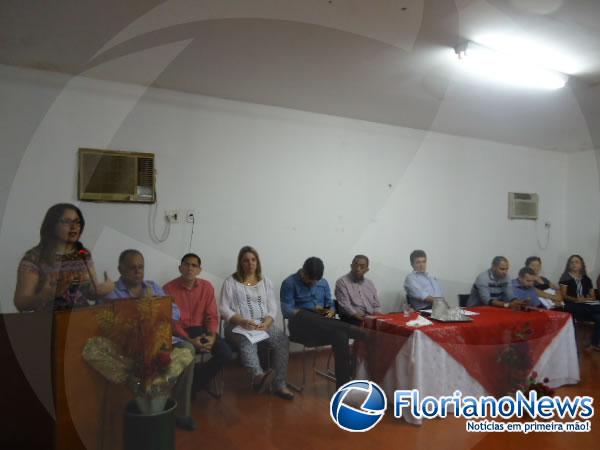 Secretária de Educação paticipa de reunião na 10ª GRE.(Imagem:FlorianoNews)