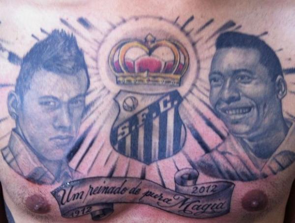 Torcedor fan&aacute;tico do Peixe tatuou os rostos de Neymar e Pel&eacute; no peito.(Imagem:Divulga&ccedil;&atilde;o / Arquivo pessoal)