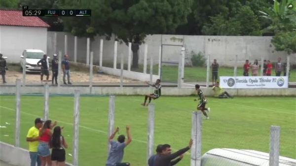 Após começo letal, Fluminense-PI segura vantagem em campo encharcado e vai à final do Piauiense