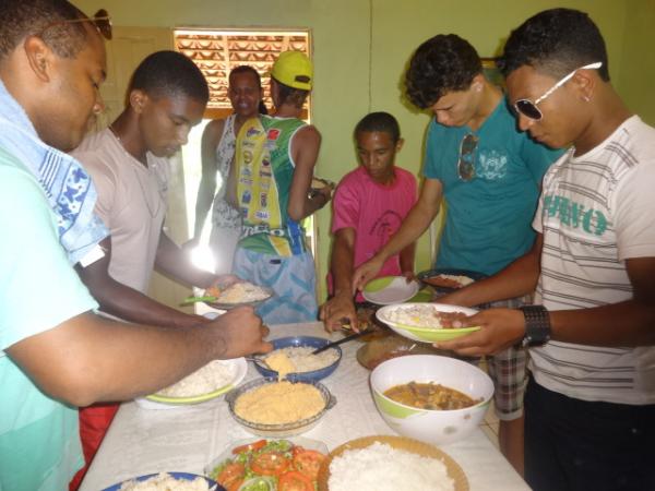 Atores da "Paixão de Cristo" participaram de almoço na localidade Morrinhos