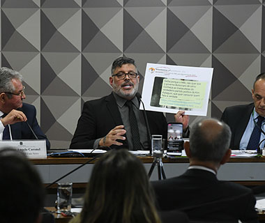 Frota diz ter recebido ligação de Bolsonaro após defender prisão de Queiroz