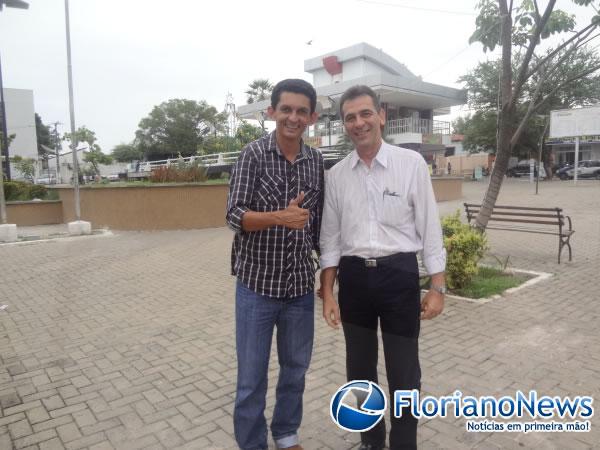 Prefeito Wald&ecirc;nio Souza e Prefeito Gilberto J&uacute;nior.(Imagem:FlorianoNews)