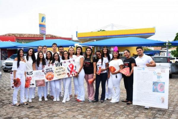 Blitz educativas alertam para a prevenção de ISTs no Carnaval.(Imagem:SECOM)
