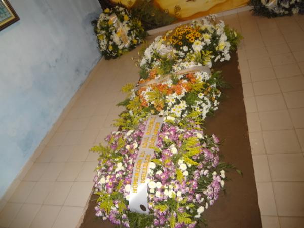 Florianenses prestaram &uacute;ltima homenagem ao Frei Ant&ocirc;nio Curcio.(Imagem:FlorianoNews)