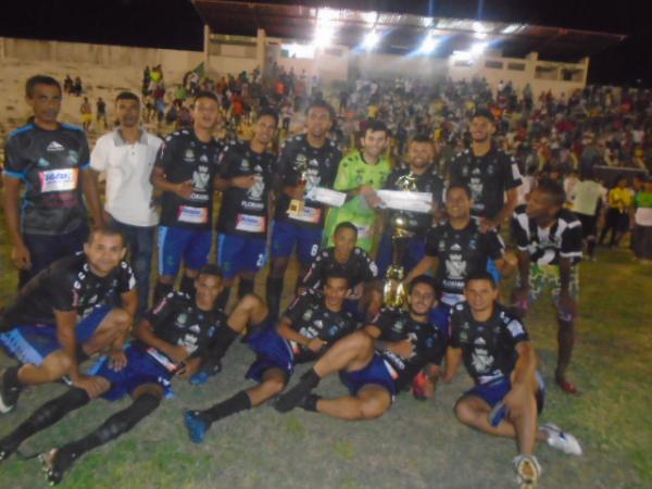 Real Madrid vence final do Campeonato Florianense de Futebol 2017
