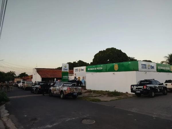  Pol&iacute;cia cumpre mandados e prende suspeitos de roubo e tr&aacute;fico de drogas durante opera&ccedil;&atilde;o em Luzil&acirc;ndia.(Imagem:Divulga&ccedil;&atilde;o )