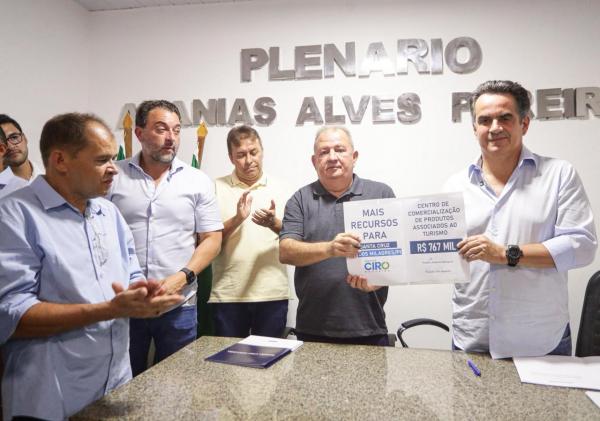 Ciro garante recursos e incentiva turismo religioso em Santa Cruz dos Milagres(Imagem:Ascom)