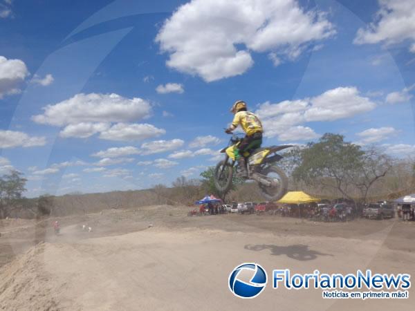 Realizada a 1&ordm; edi&ccedil;&atilde;o de Motocross de Bar&atilde;o de Graja&uacute;.(Imagem:FlorianoNews)