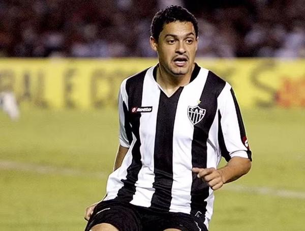Eder Luis foi revelado pelo Atl&eacute;tico-MG.(Imagem:Divulga&ccedil;&atilde;o)