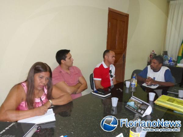 Reuni&atilde;o do CMS discutiu a&ccedil;&otilde;es de seguran&ccedil;a para o munic&iacute;pio de Floriano.(Imagem:FlorianoNews)