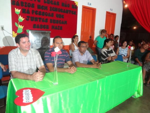 Escolas Municipais de Floriano realizam festa para M&atilde;es. (Imagem:FlorianoNews)