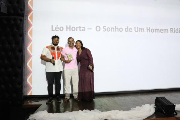 Entrega de troféu encerra 12º Festival Nacional de Teatro do Piauí(Imagem:Divulgação/Grupo Escalet)