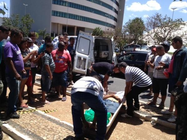 Instituto M&eacute;dico Legal fez a remo&ccedil;&atilde;o da v&iacute;tima que teve morte imediata.(Imagem:Gil Oliveira/G1)