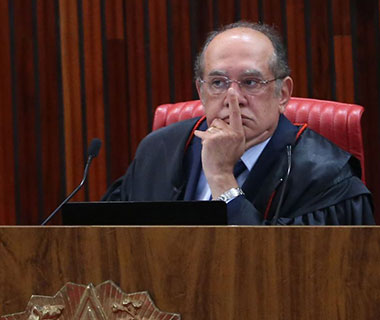 Com placar 4 X 3, TSE absolve chapa e Michel Temer permanece na presidência