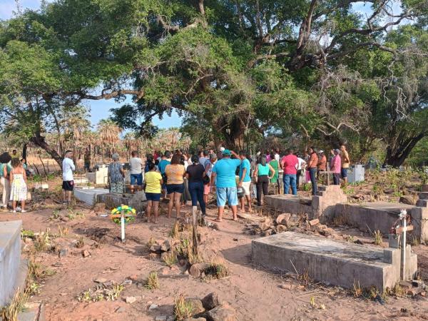 Dia de Finados em Floriano é marcado por missas e visitação aos cemitérios.(Imagem:FlorianoNews)