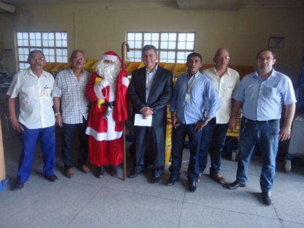Mais de 400 crianças são beneficiadas pela Campanha Papai Noel dos Correios