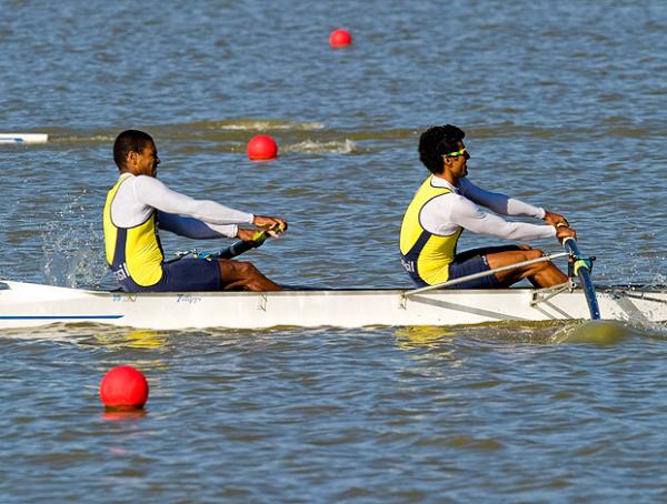 Alexis Mestre e Jo&atilde;o Borges J&uacute;nior conquistaram a primeira medalha brasileira no remo.(Imagem:Ag&ecirc;ncia AFP)