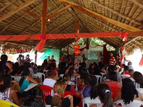 Realizada festa para as m&atilde;es na comunidade Gameleira.(Imagem:FlorianoNews)