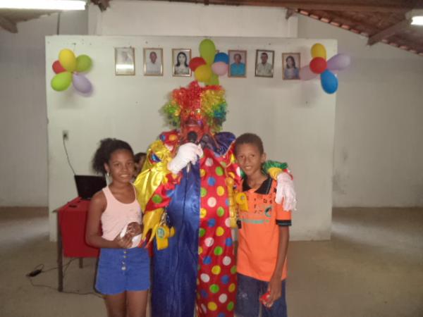 Associa&ccedil;&atilde;o de moradores promove festa para as crian&ccedil;as do bairro Irapu&aacute; II.(Imagem:FlorianoNews)
