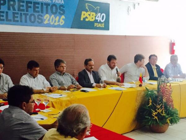 Gustavo Neiva participa de Encontro Estadual dos Prefeitos Eleitos