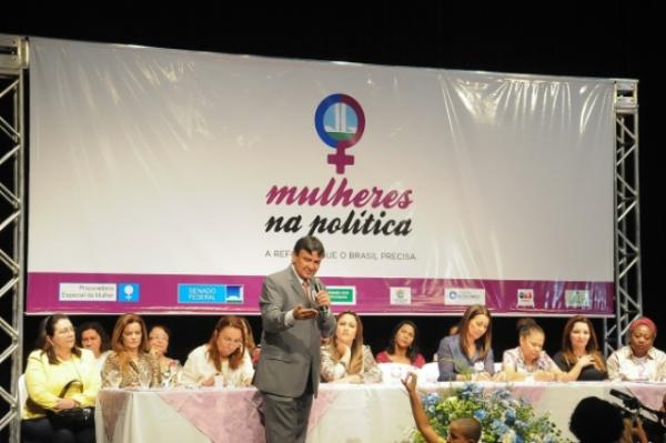 Wellington participa do lançamento da campanha Mulheres na Política.(Imagem:Marcelo Cardoso)
