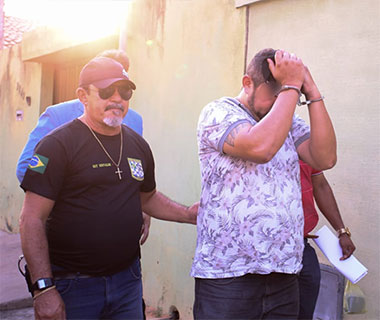 Polícia prende suspeito de estelionato após venda de moto roubada na internet
