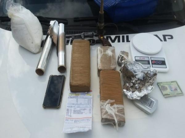 Polícia prende suspeito de tráfico e apreende drogas no litoral.(Imagem:Polícia Militar)