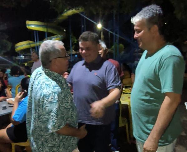 Deputado Fábio Xavier participa do carnaval de Floriano ao lado do líder político Maurício Bezerra.(Imagem:Divulgação)
