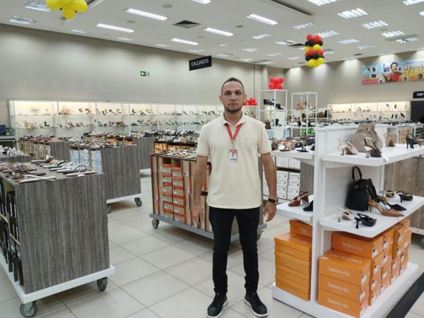 Armazém Paraíba de Floriano anuncia mega promoção no setor de calçados com descontos de até 94%(Imagem:FlorianoNews)