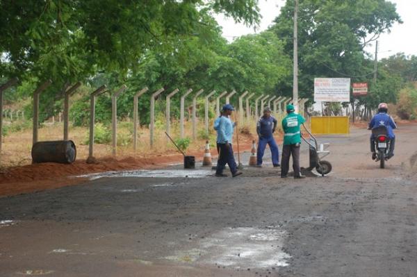 Secretaria de Infraestrutura realiza Opera&ccedil;&atilde;o Tapa Buracos em Floriano.(Imagem:Waldemir Miranda)