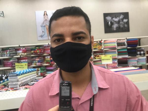 Ramires, Chefe do setor de tecidos do Armaz&eacute;m Para&iacute;ba.(Imagem:FlorianoNews)