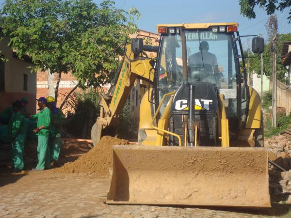 Trabalhadores Obras do Esgotamento Sanitario(Imagem:Reda&ccedil;&atilde;o)