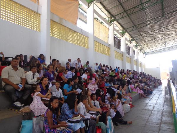 Testemunhas de Jeov&aacute; se re&uacute;nem em Congresso de Distrito.(Imagem:FlorianoNews)