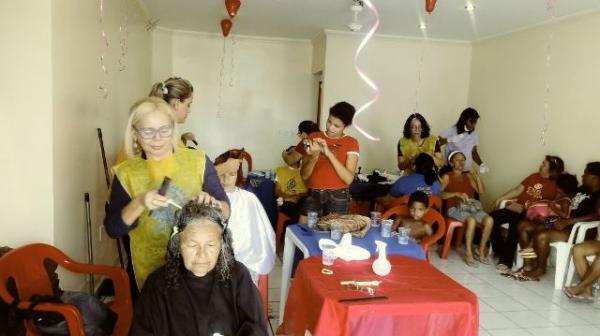 Rotary Club de Bar&atilde;o de Graja&uacute; realiza Dia da Beleza Solid&aacute;ria.(Imagem:FlorianoNews)