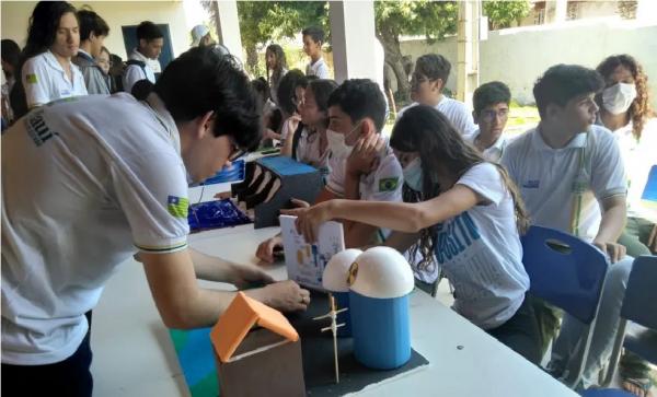 Governador sanciona lei que responsabiliza alunos que danificarem escolas da rede estadual no Piauí