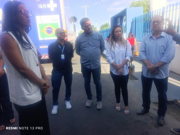 Secretária Caroline Reis destaca estrutura da Carreta da Oftalmologia e início de cirurgias de catarata em Floriano.(Imagem:FlorianoNews)