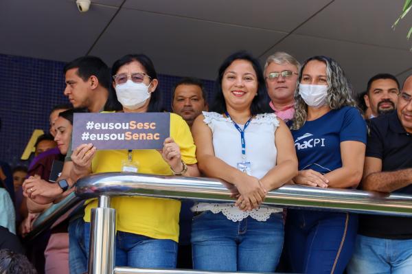 Colaboradores do Sesc comemoram conquista de 1 milh&atilde;o de assinaturas e promessa de veto a projeto(Imagem:Reprodu&ccedil;&atilde;o)