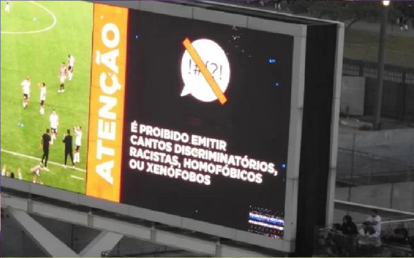 Corinthians deve ser punido após episódio homofóbico da torcida