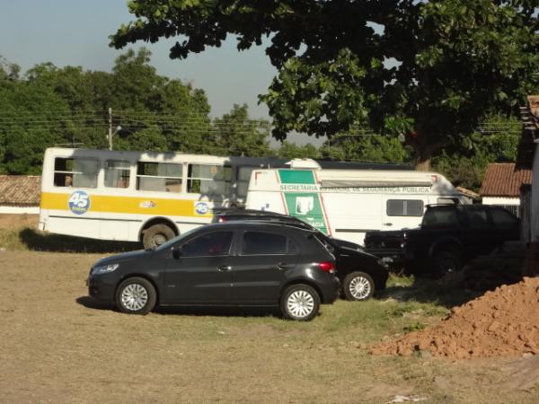 PM apreende ve&iacute;culos por propaganda eleitoral irregular em Floriano.(Imagem:FlorianoNews)