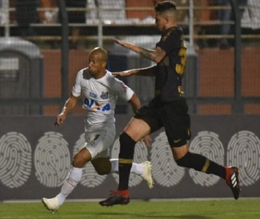 Santos bate Corinthians no Pacaembu e vence terceira seguida no Brasileirão